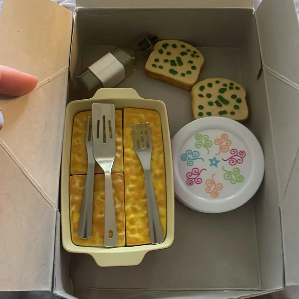 American Girl Lasagna Dinner Set for 18